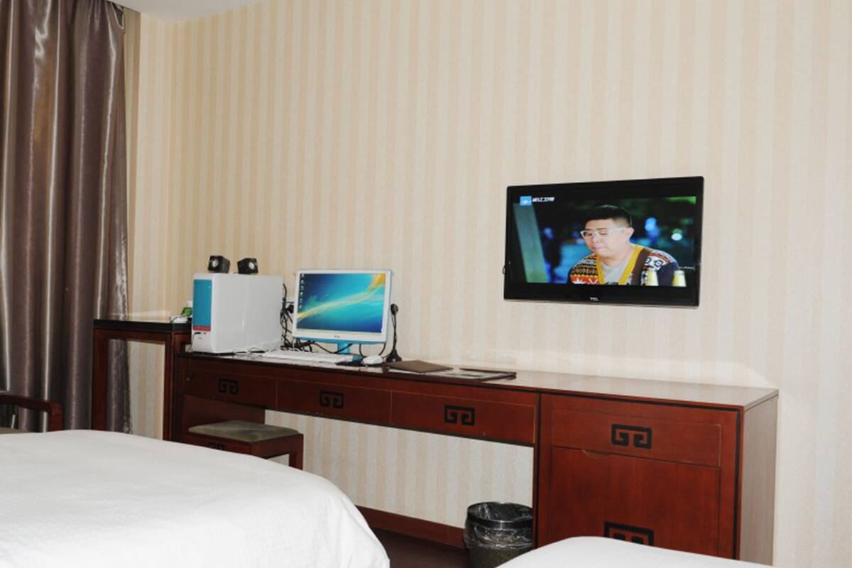 In-room safe, blackout curtains, iron/ironing board, free WiFi