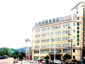 Front of property - GreenTree Inn Liuan Huoshan County Yingjia Avenue Hotel (Lu'an)
