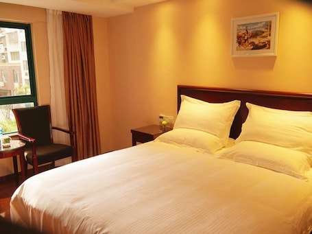 Blackout drapes, iron/ironing board, free WiFi