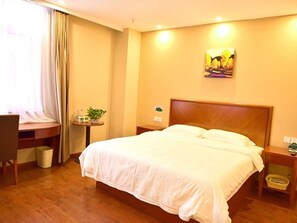 Blackout curtains, iron/ironing board, free WiFi