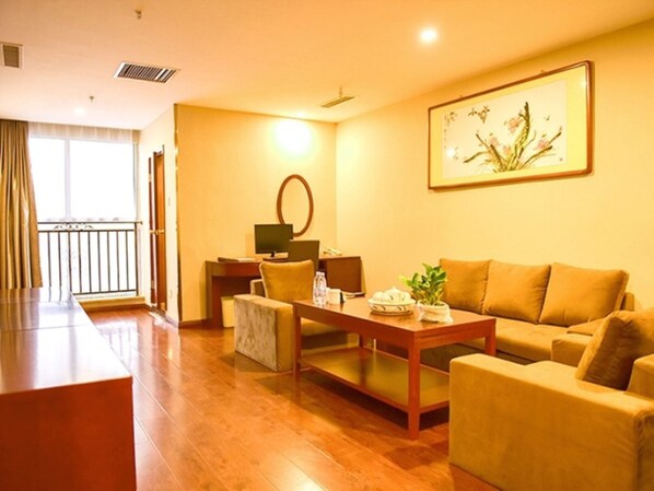 Blackout curtains, iron/ironing board, free WiFi