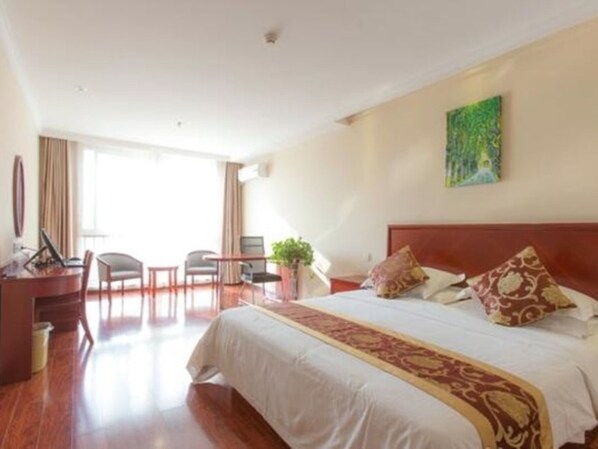 Blackout drapes, iron/ironing board, free WiFi, bed sheets