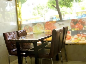 Dining - Greentree Inn Shanghai FTA Waigaoqiao Free Trade Zone North Subway Station Shell Hotel (Shanghai)