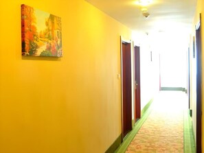 المنشأة من الداخل