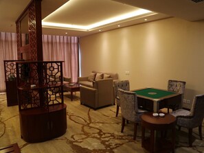 Blackout curtains, free WiFi