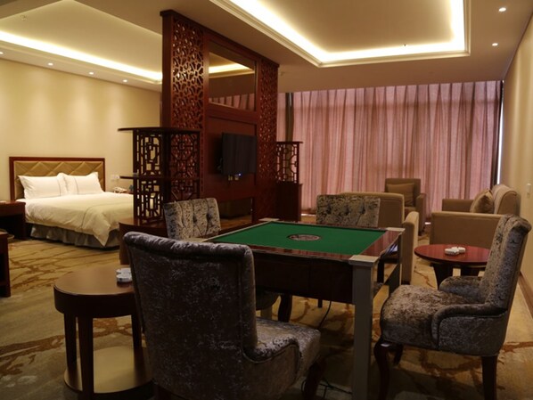 Blackout curtains, free WiFi