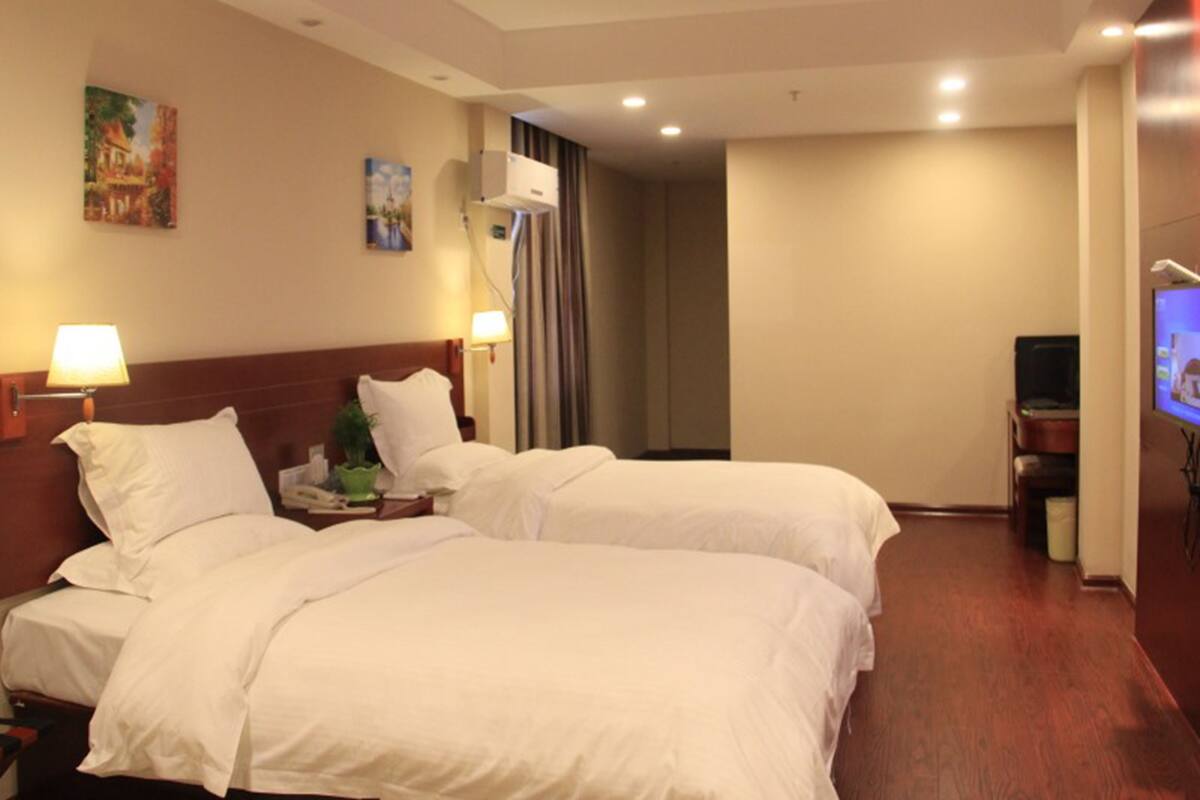 Blackout curtains, iron/ironing board, free WiFi