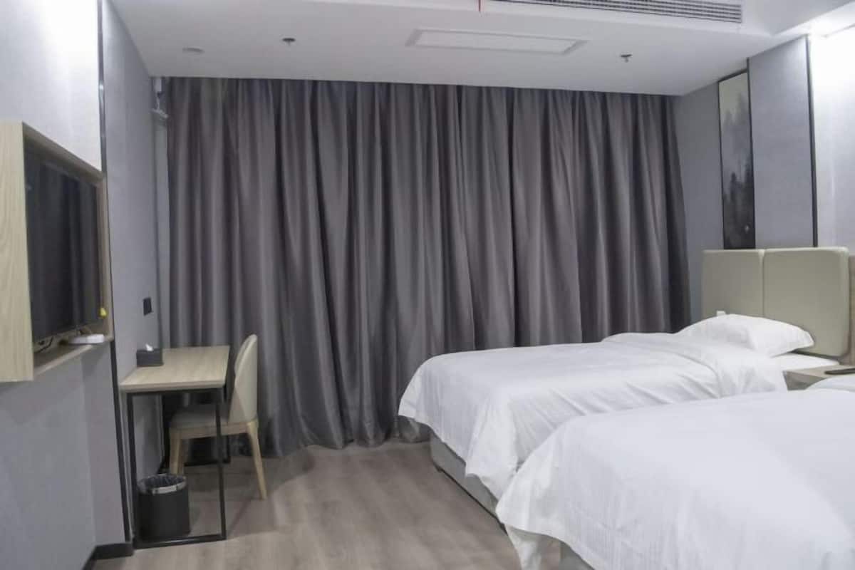Blackout curtains, iron/ironing board, free WiFi