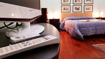 Quadrupla Comfort, 2 letti queen, bagno privato, vista giardino | Biancheria da letto di alta qualità, minibar, Wi-Fi gratuito, lenzuola