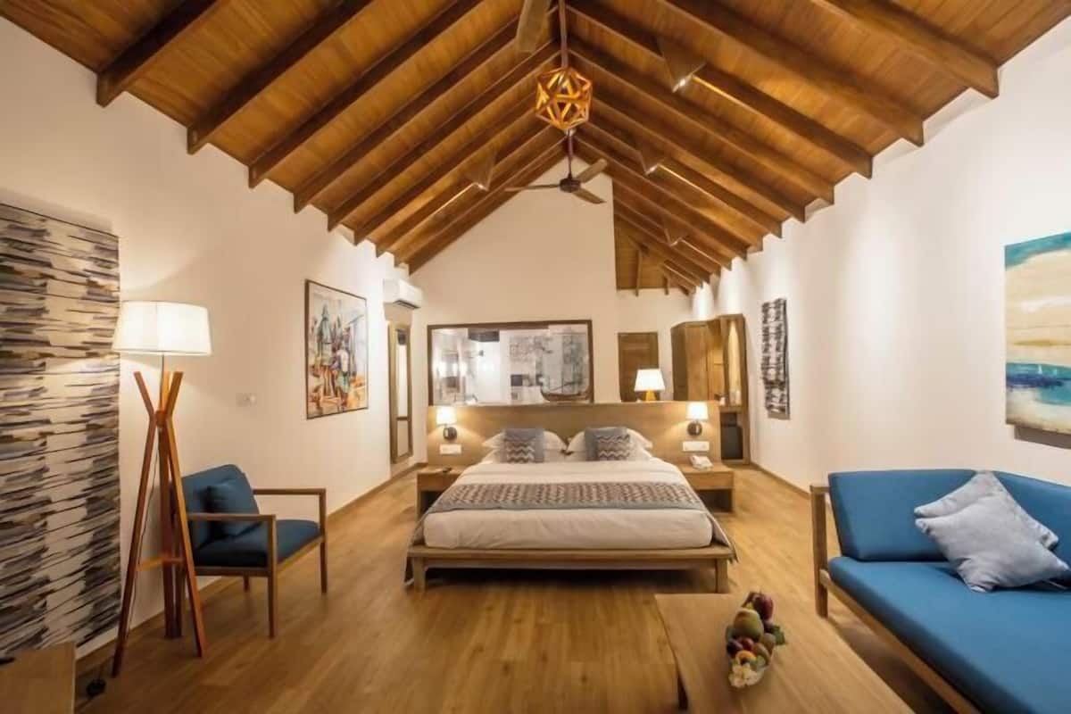1 dormitorio, edredones de plumas, minibar y caja fuerte