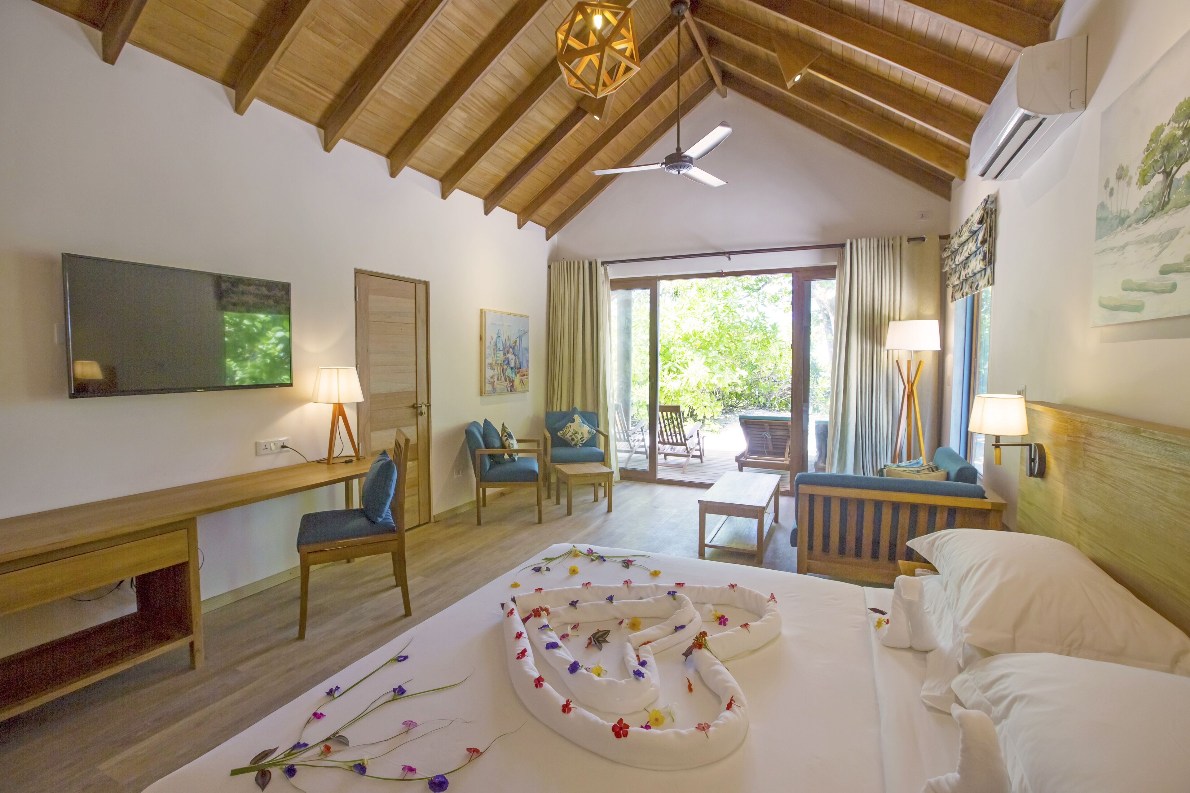 deluxe two bedroom beach suite | 1 bedroom, down duvets, minibar, in-room safe