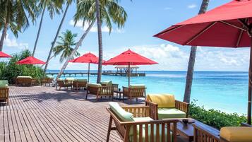 5 barer/lounger, 4 strandbarer, bar ved poolen