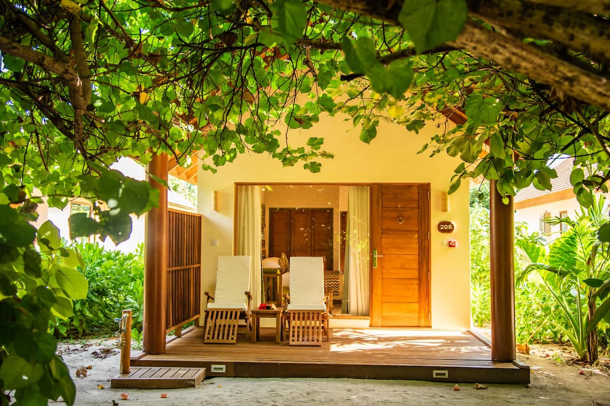Villa Deluxe, 1 habitación (Reethi Faru Garden) | 1 dormitorio, edredones de plumas, minibar y caja fuerte