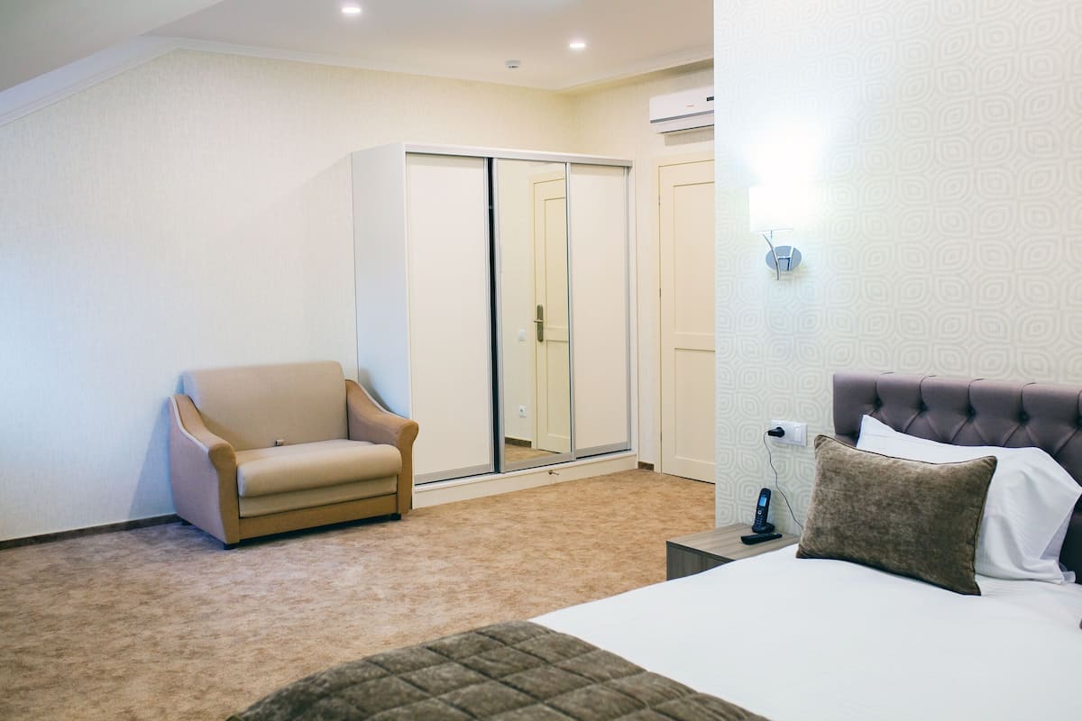 Double Room (Extra bed) | Premium bedding, minibar, in-room safe, individually decorated