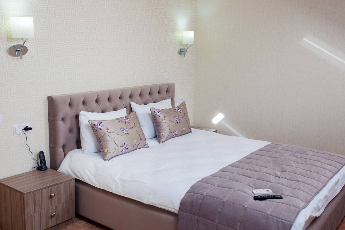 Standard Double Room | Premium bedding, minibar, in-room safe, desk