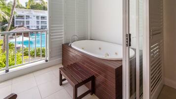 Jetted tub