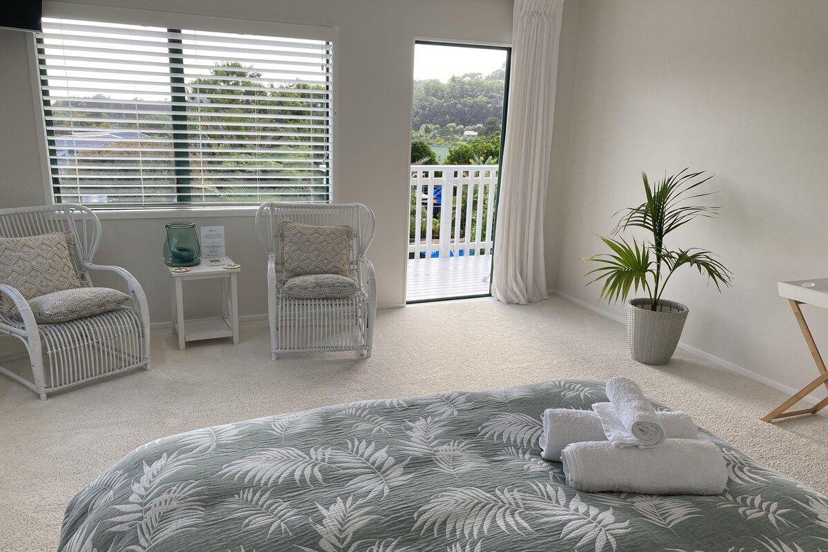 Palm Room