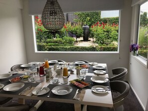 Dining - Hahei Bed & Breakfast (Hahei)