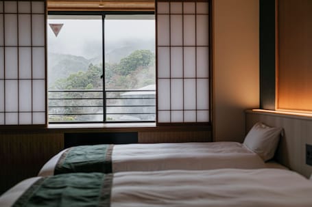 Superior Twin Room | In-room safe, desk, free WiFi, bed sheets. Ureshino Motoyu