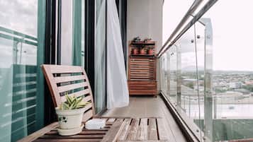 Apartment, 3 Bedrooms | Balkoni