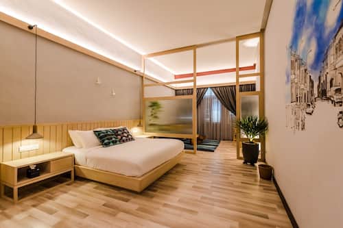 Courtyard Suite | Caja de seguridad en la habitación, wifi gratis y ropa de cama