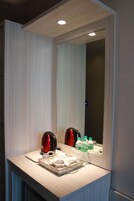 書桌、遮光布/窗簾、折疊床/加床、免費有線上網