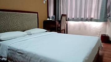 Cortinas blackout, tabla de planchar con plancha y wifi gratis