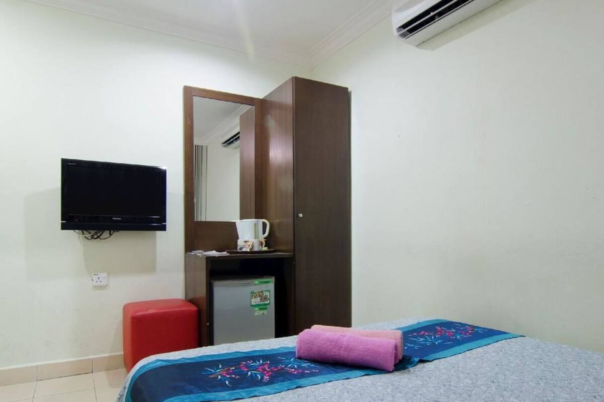 Standard Room (No Window) | Desk, iron/ironing board, rollaway beds, free WiFi