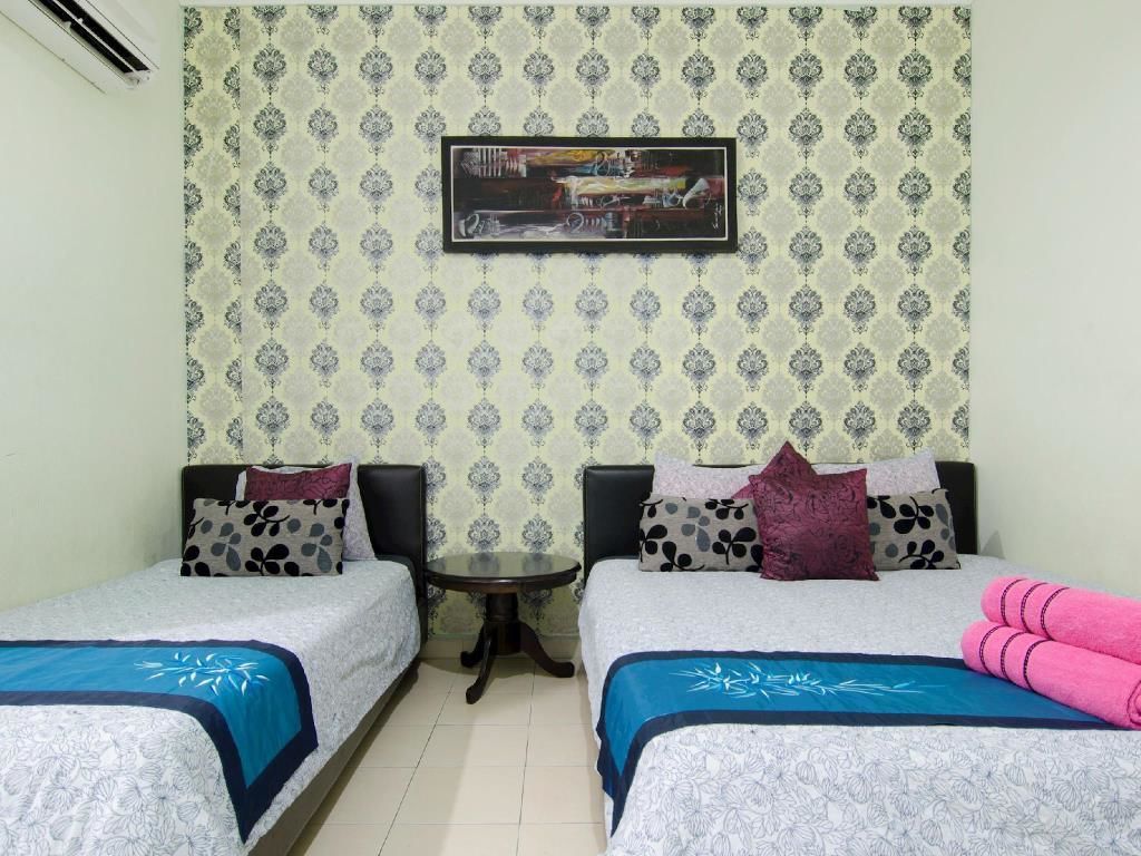 Deluxe Triple (No Window) | Desk, iron/ironing board, rollaway beds, free WiFi