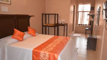 Standard Double Room, 2 Single Beds | Living room | TV