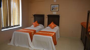 Standard Triple Room, 3 Twin Beds | In-room safe, soundproofing, free WiFi