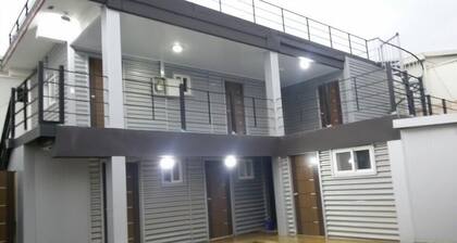 Ninano Guesthouse - Hostel