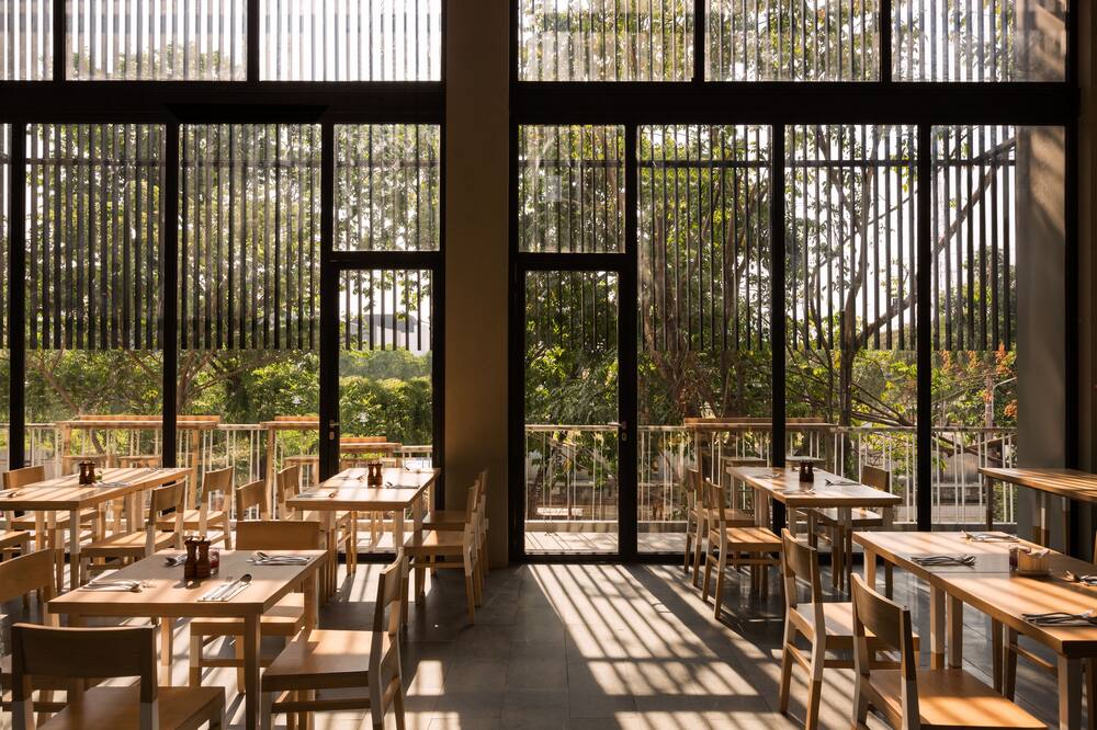 Up-Peak Hotel Simpang Lima Semarang Powered by Archipelago