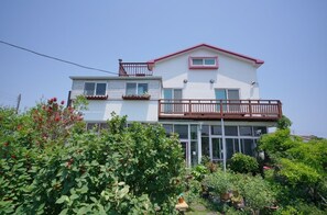 Front of property - BDGR BNB - Hostel (Seogwipo)