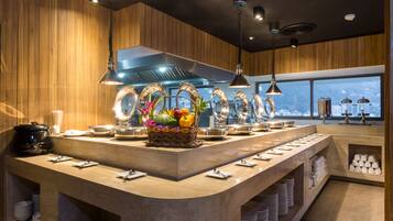 Tägliches Frühstücksbuffet (400 THB pro Person)