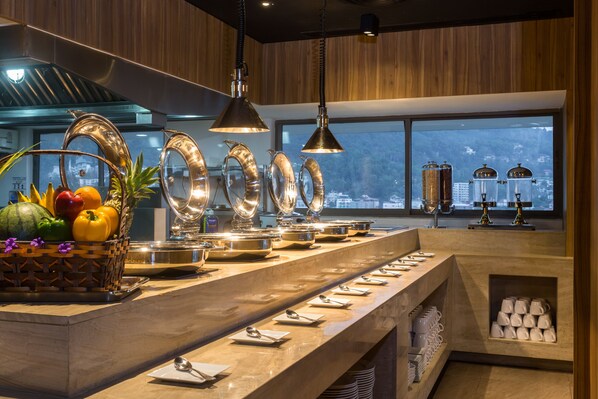 Daily buffet breakfast (THB 300 per person)