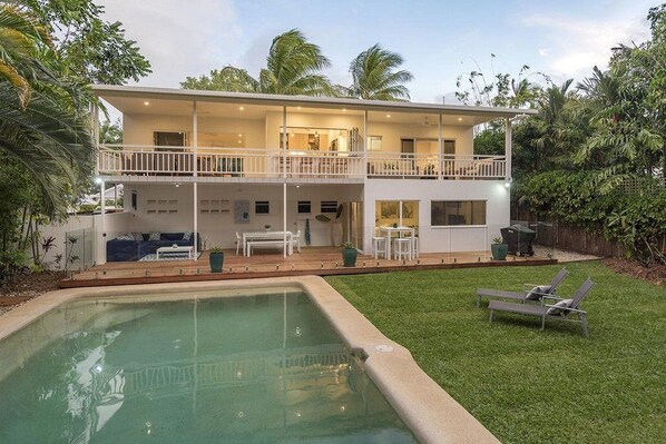 Kolam renang outdoor