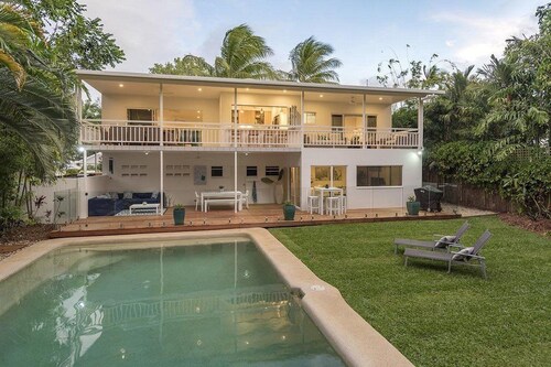 Villa Sorrento Luxury House