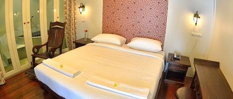 XX Deluxe Room XX | Escritorio y wifi gratis