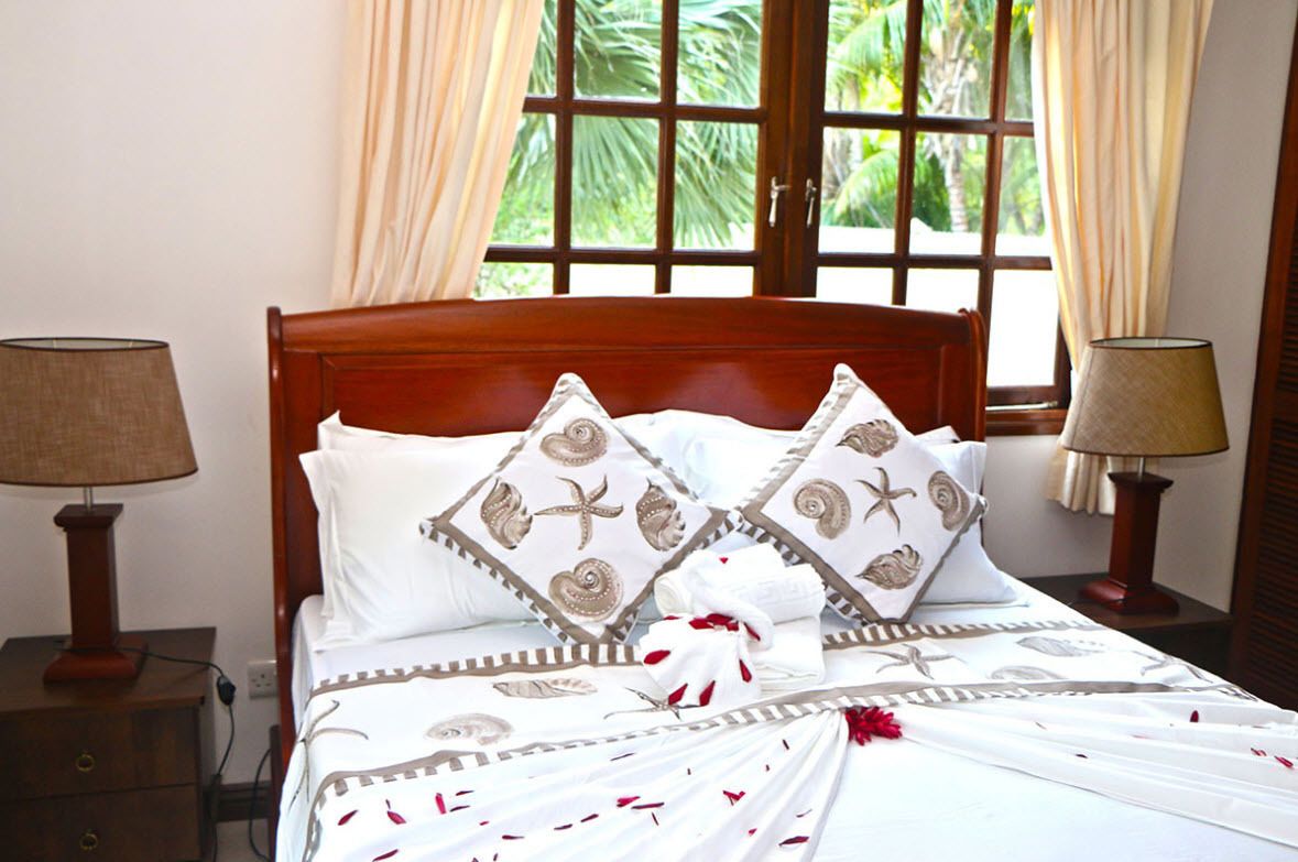 4 bedrooms, in-room safe, blackout curtains, iron/ironing board