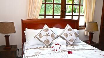 Villa | 4 bedrooms, in-room safe, blackout drapes, iron/ironing board