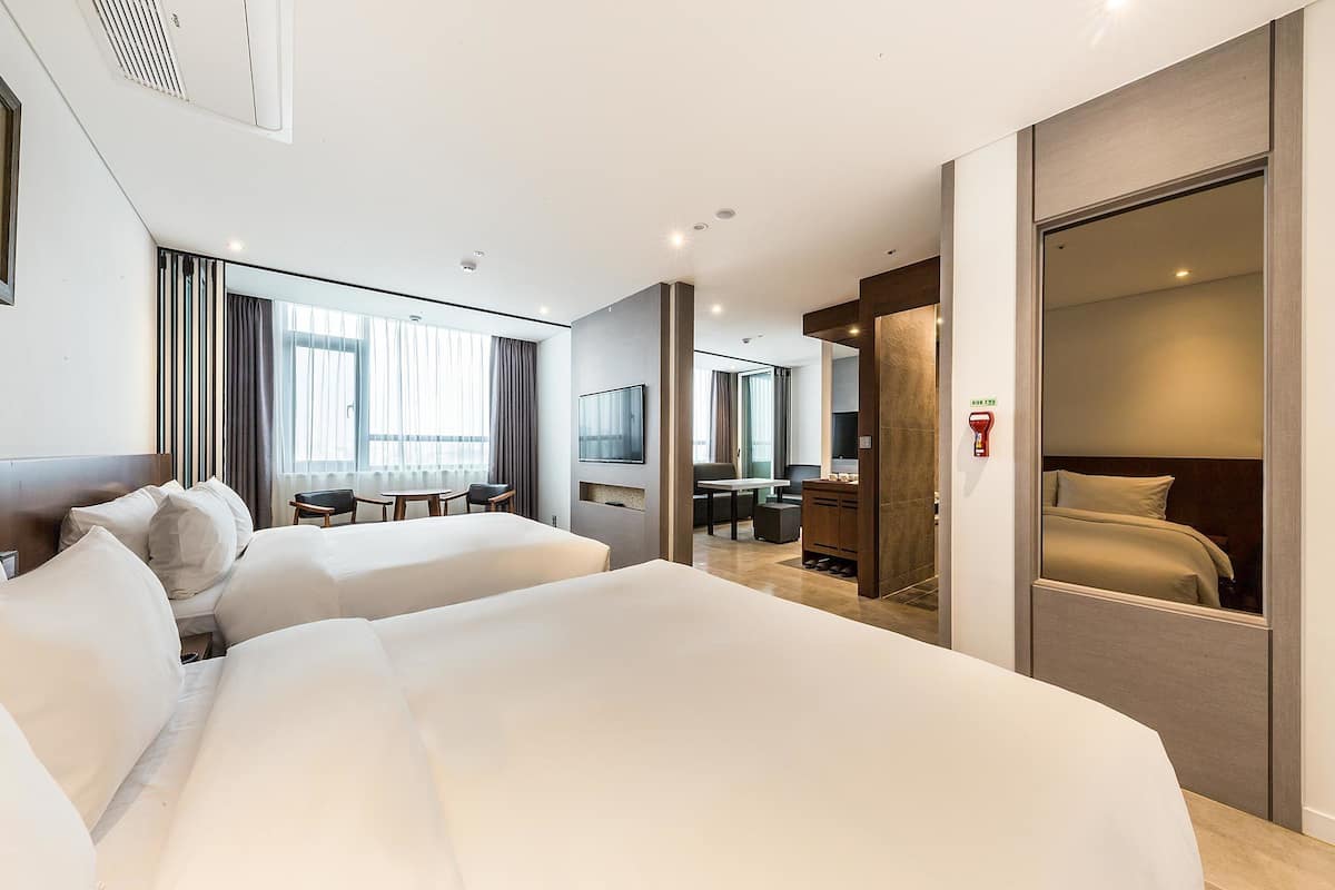 Studio Suite (A type)