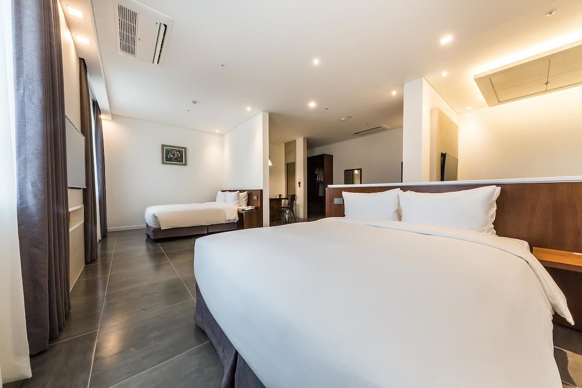 Penthouse (B Type)