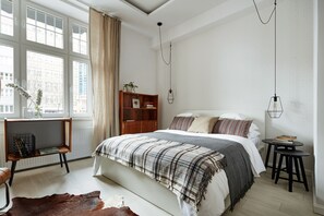Studio Deluxe | Décor unique, ameublement unique, fer et planche à repasser