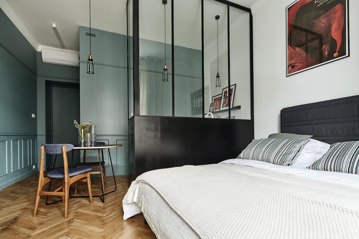 Deluxe Apartment | Iron/ironing board (on request), WiFi (free), individually decorated