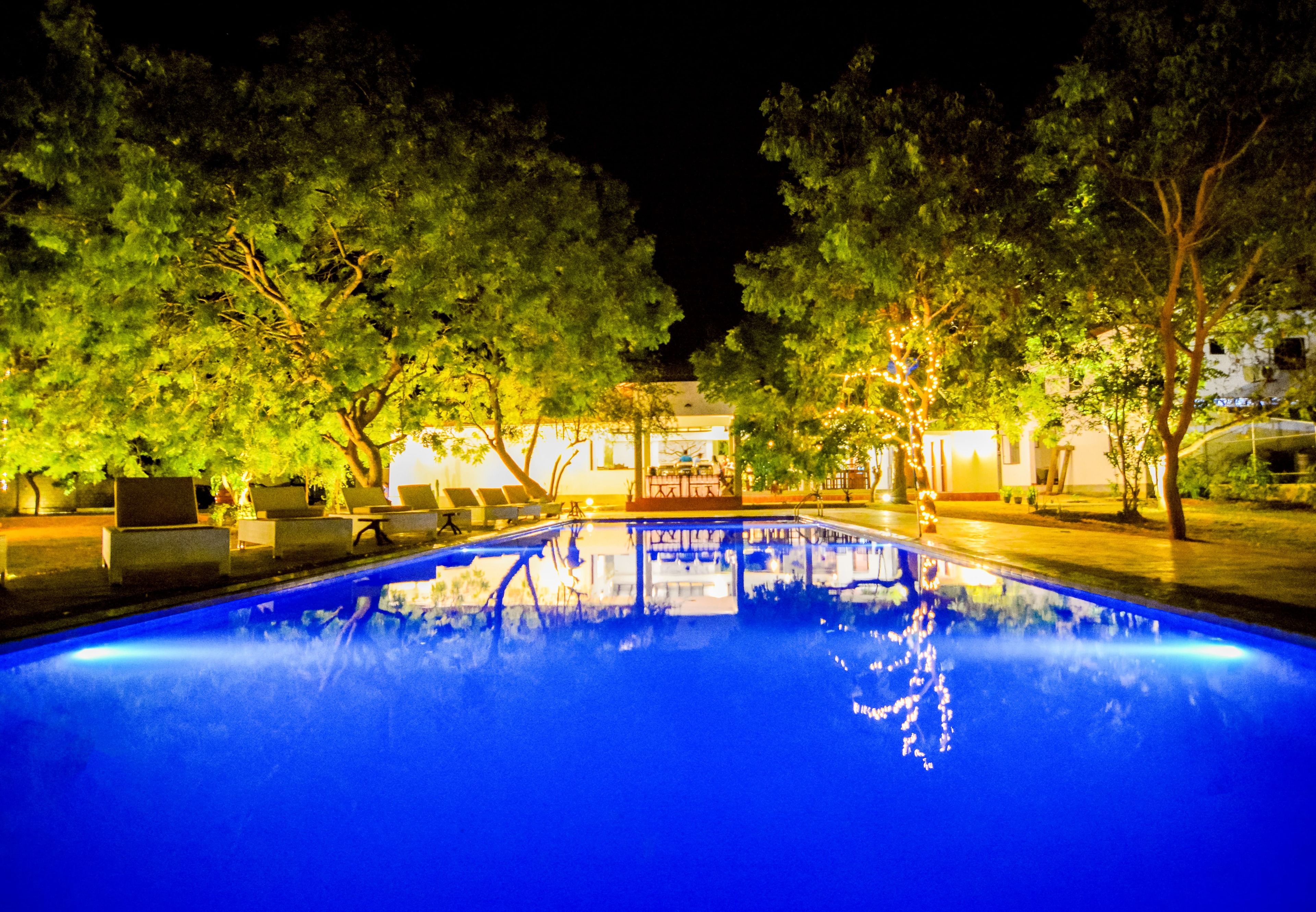 Piscina externa, piscina infinita