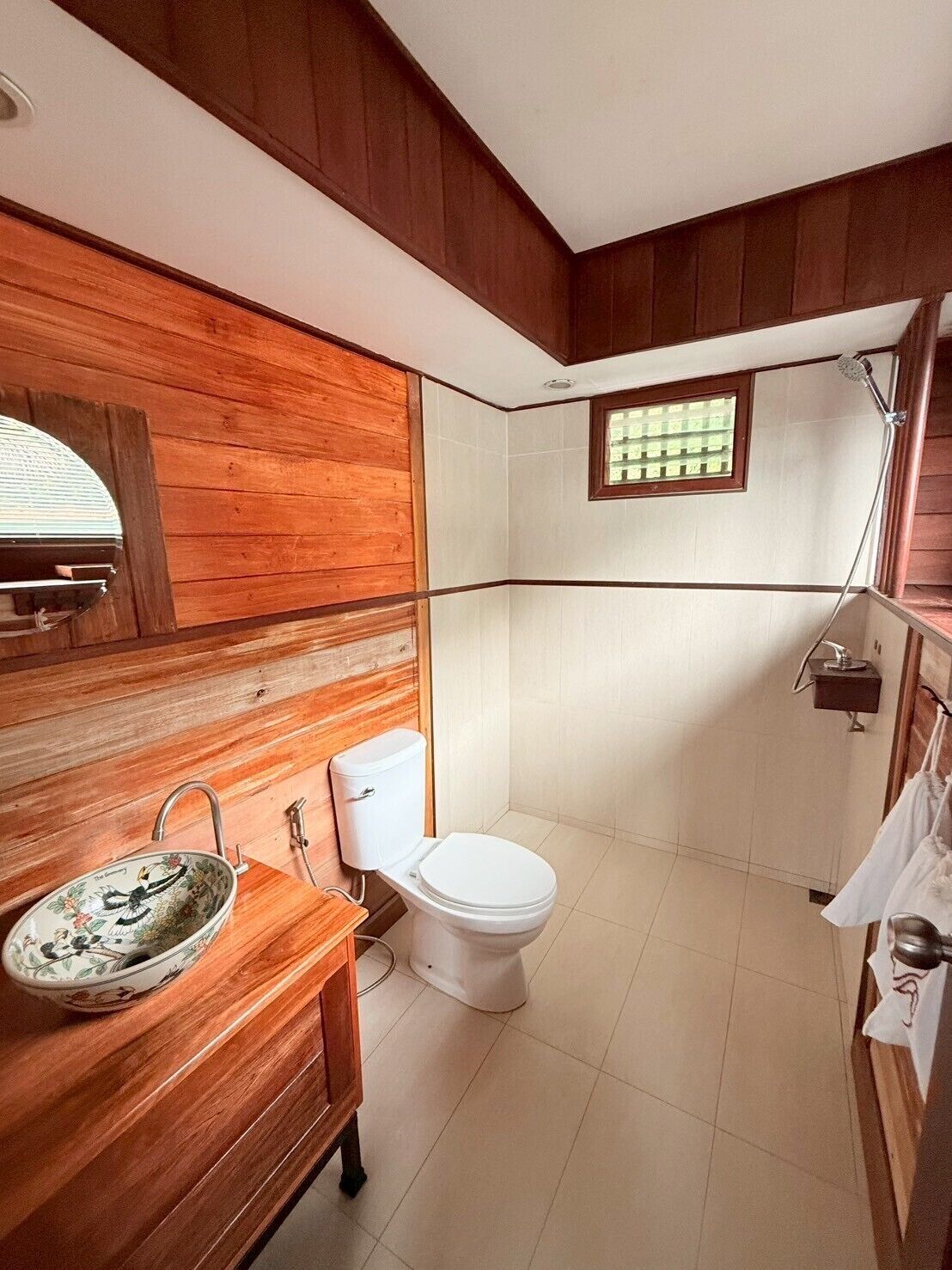 superior double or twin room, 1 bedroom, non smoking, lake view | bathroom | shower, rainfall showerhead, free toiletries, hair dryer