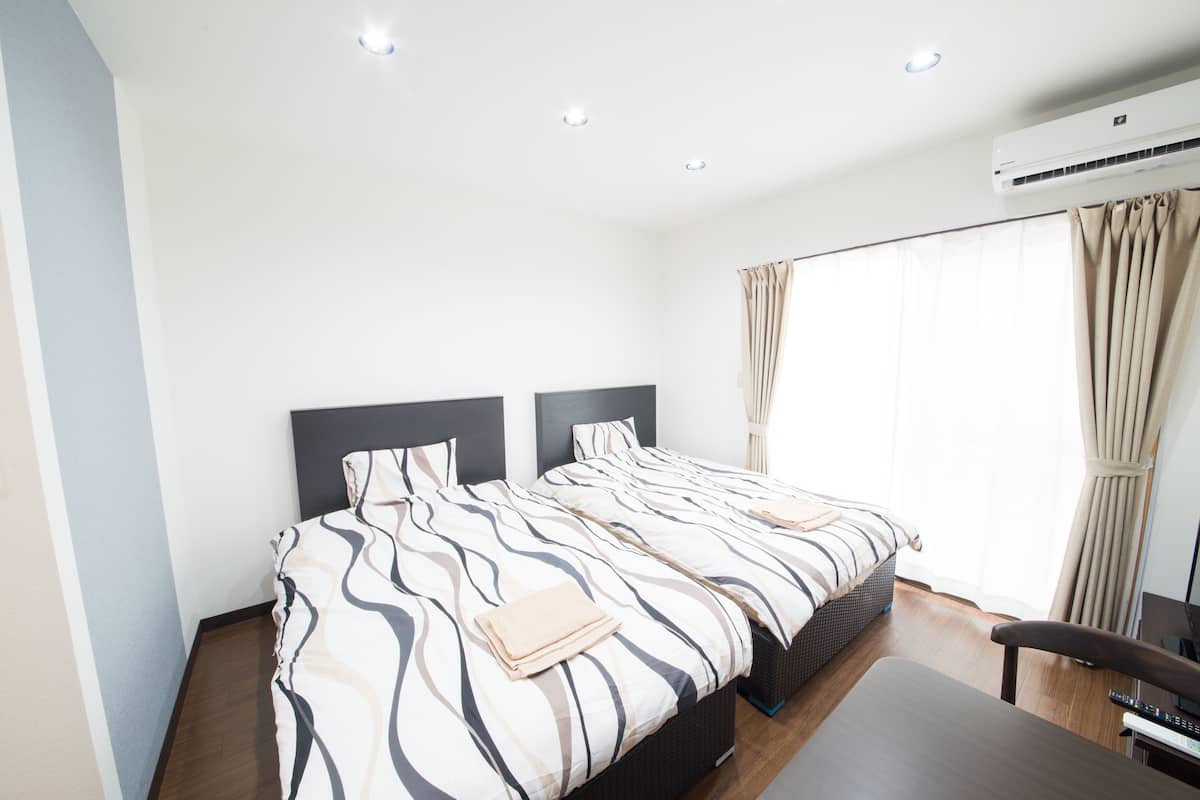 Blackout curtains, free WiFi, bed sheets