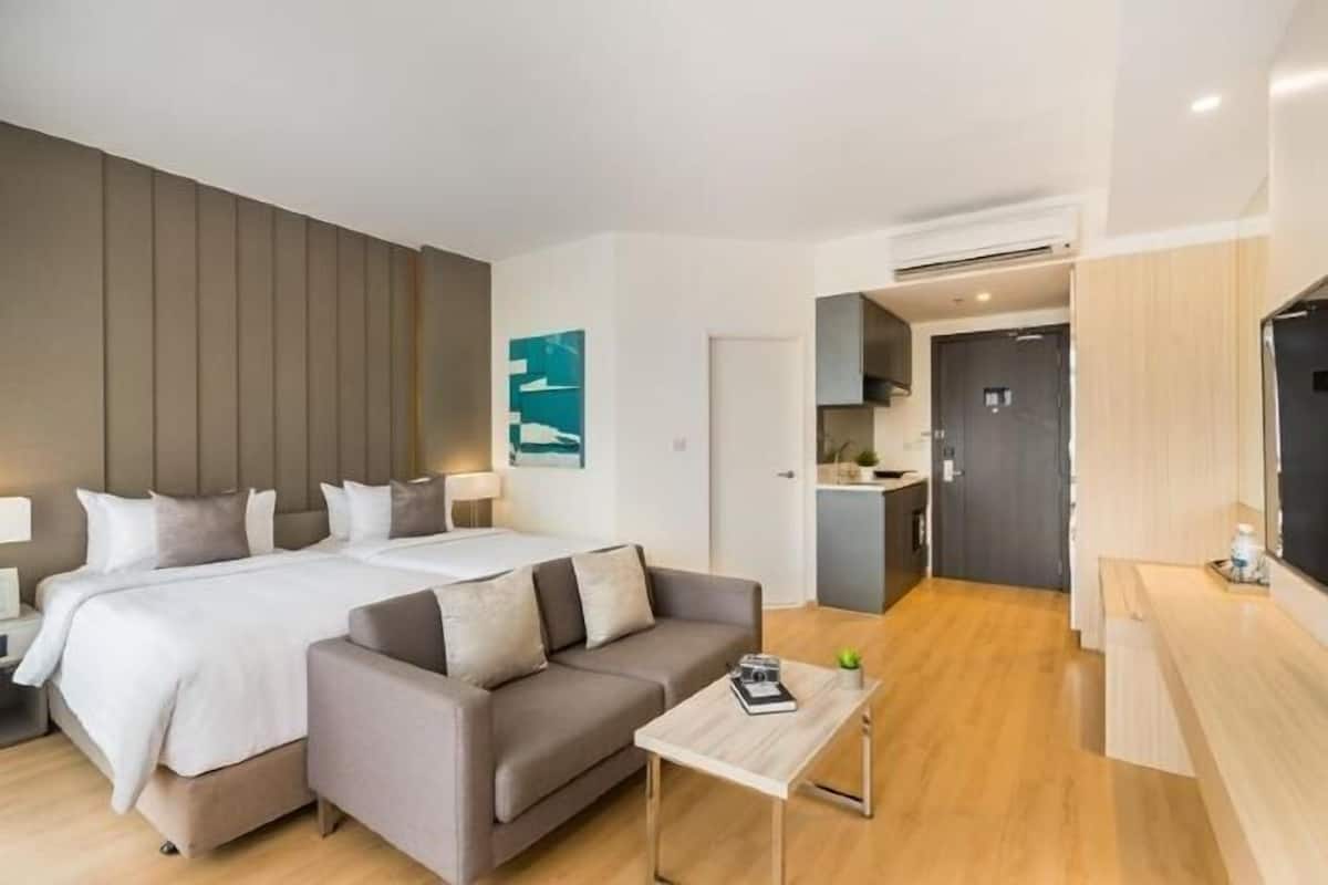 1 slaapkamer, een minibar, een kluis op de kamer, een bureau