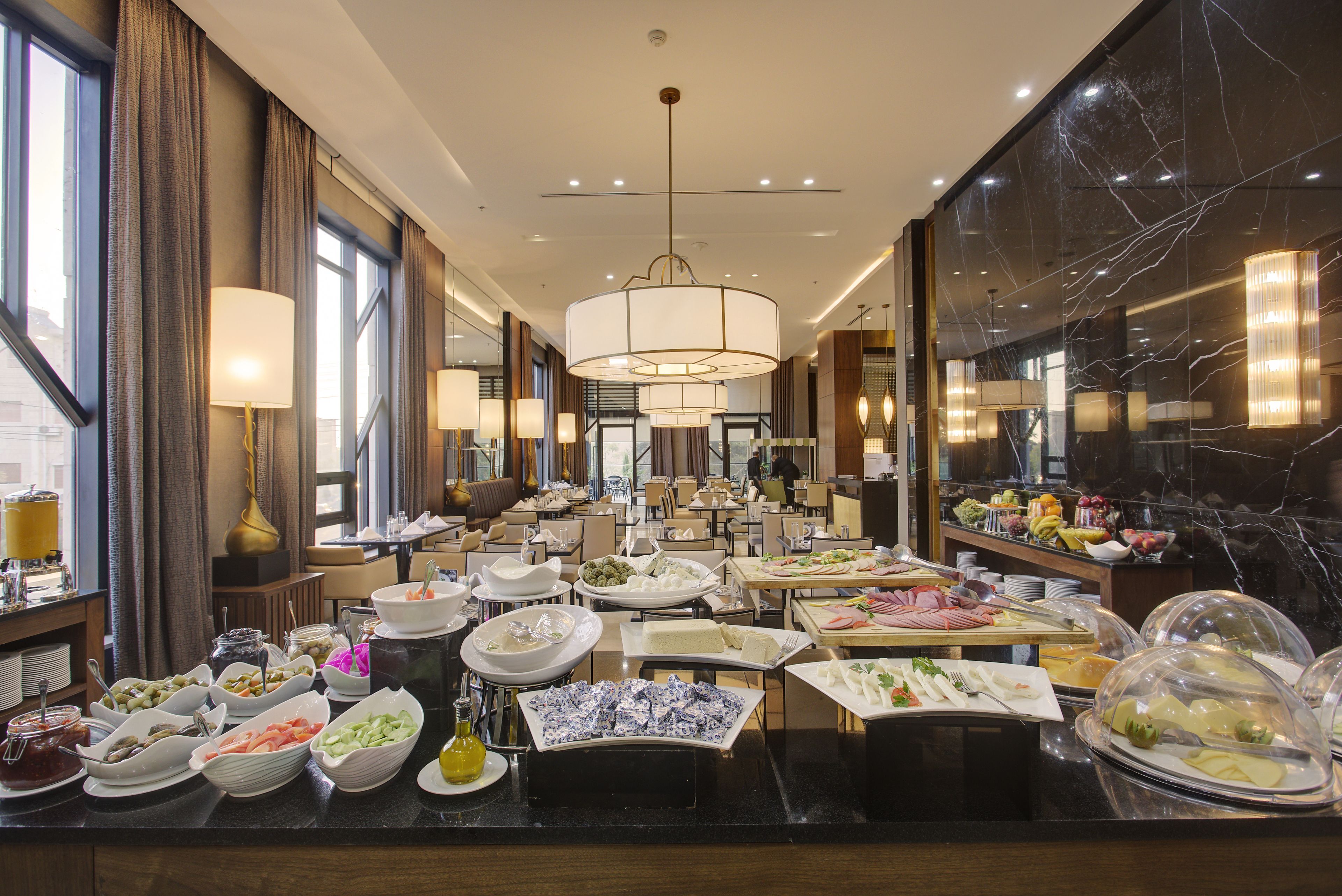 Free daily buffet breakfast